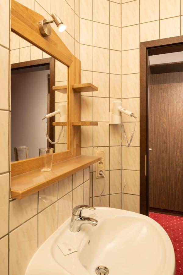Hotel Restaurant Haesfeld Überherrn Dış mekan fotoğraf