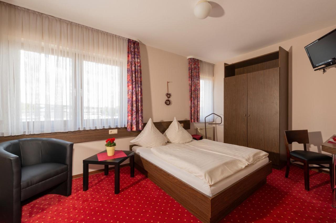 Hotel Restaurant Haesfeld Überherrn Dış mekan fotoğraf