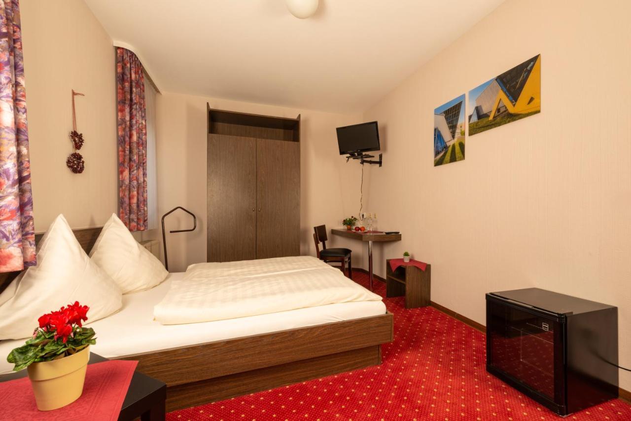 Hotel Restaurant Haesfeld Überherrn Dış mekan fotoğraf
